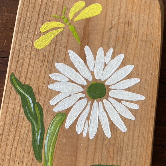 Vintage “Believe” Handpainted Sign with Daisy - Picture 4 of 6